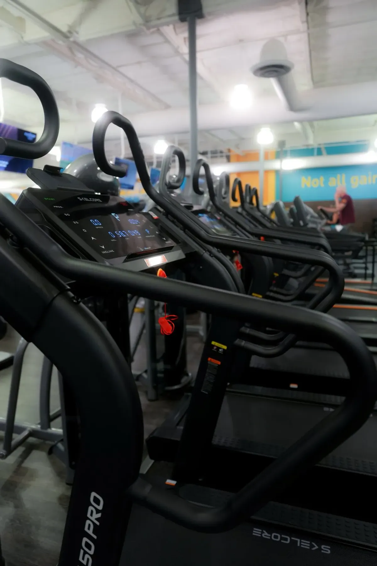 Chuze Fitness gym with Skelcore equipment — photo 4