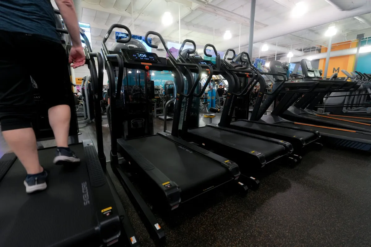 Chuze Fitness gym with Skelcore equipment — photo 5