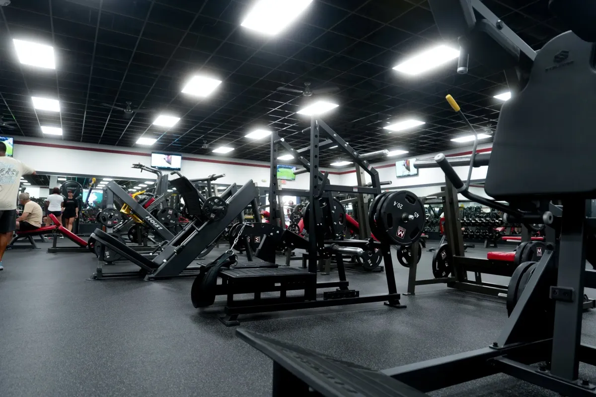 Mountainside Fitness gym with Skelcore equipment — photo 1