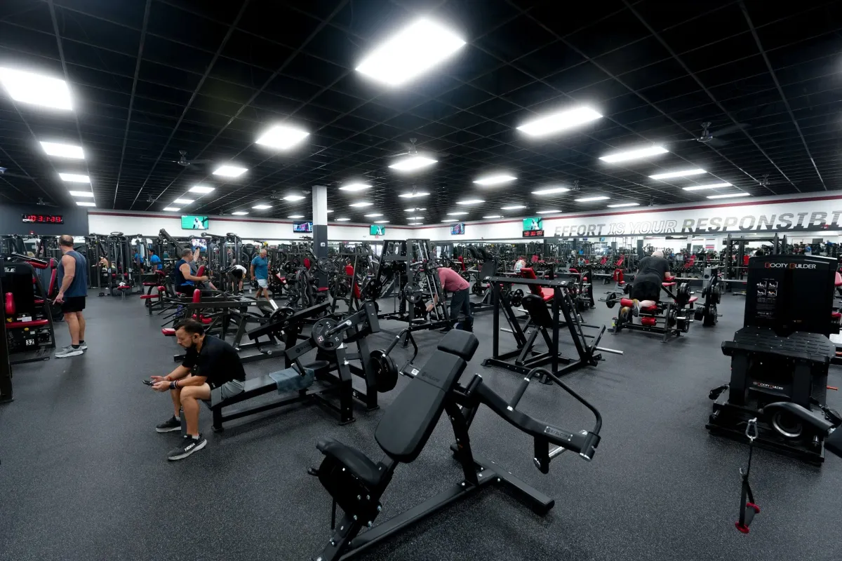Mountainside Fitness gym with Skelcore equipment — photo 8